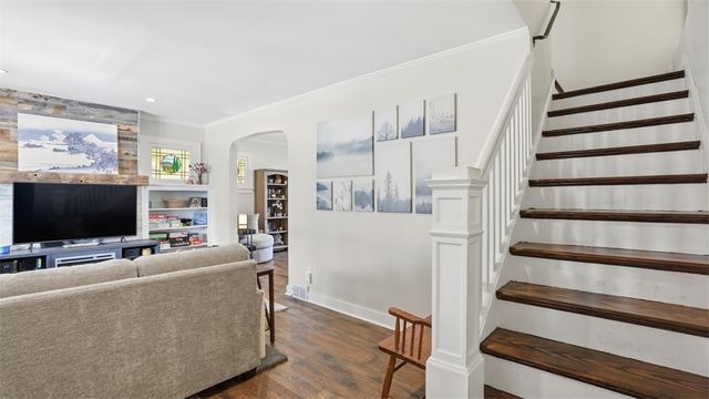 729 Woodbourne Ave, Brookline, PA 15226