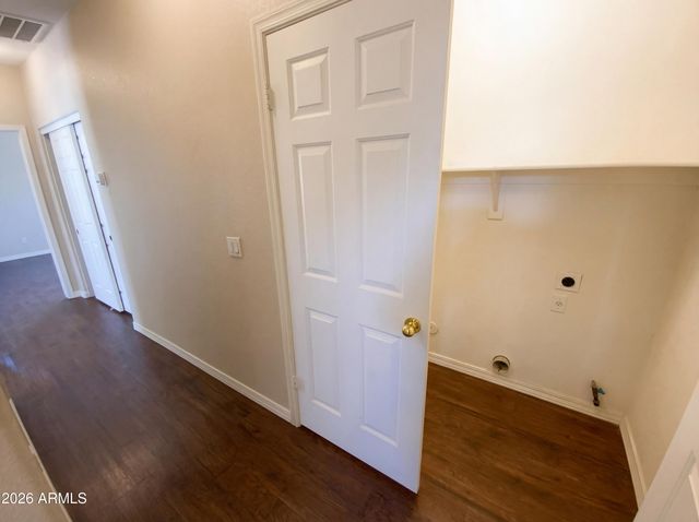 3938 W HACKAMORE Drive, Phoenix, AZ 85083