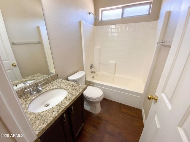 3938 W HACKAMORE Drive, Phoenix, AZ 85083