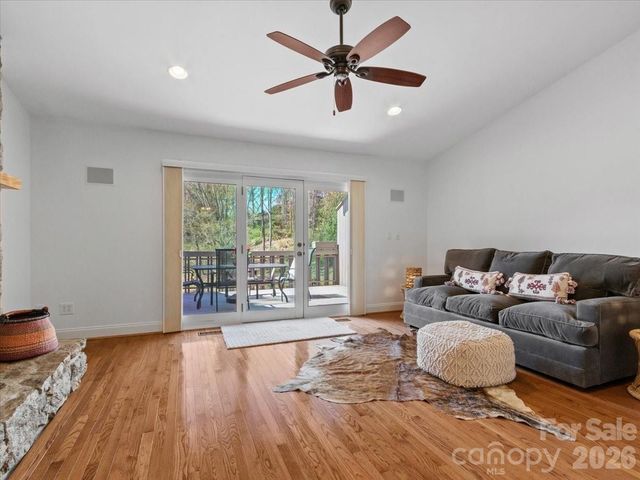 21 Ridge Terrace, Asheville, NC 28804