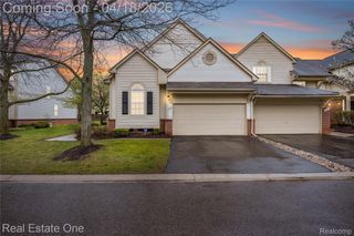 38182 Saratoga Circle Circle, Farmington Hills, MI 48331