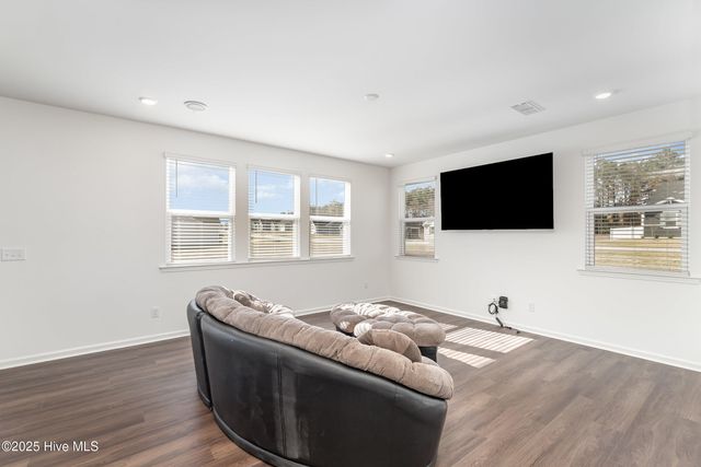 645 Thomas Gage Drive, Fuquay Varina, NC 27526