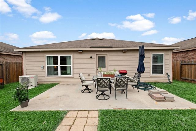 12035 Fairquarter Lane, Pinehurst, TX 77362