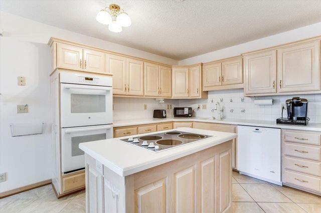 10531 W Millpond St, Wichita, KS 67212