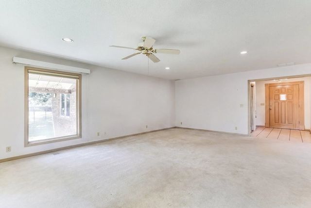 10531 W Millpond St, Wichita, KS 67212