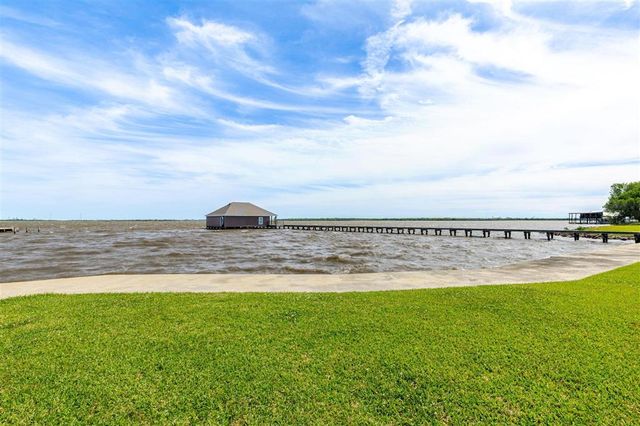 7090 Moss Lake Lane, Sulphur, LA 70665