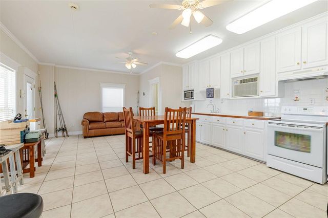 7090 Moss Lake Lane, Sulphur, LA 70665