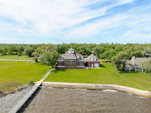 7090 Moss Lake Lane, Sulphur, LA 70665