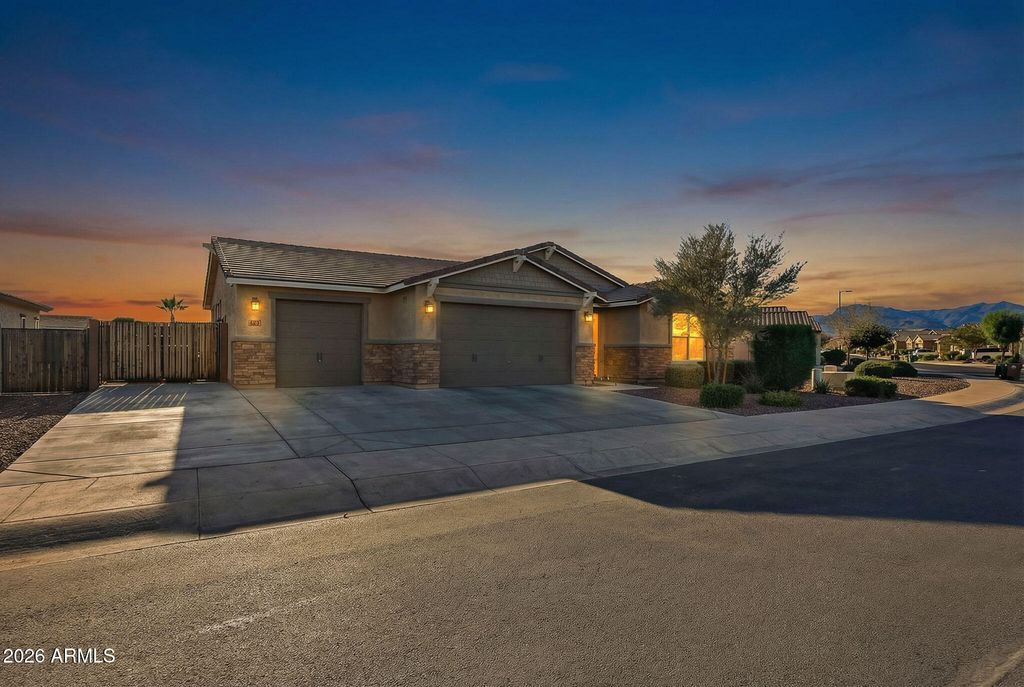 18335 W WOLF Street, Goodyear, AZ 85395 — photo 2