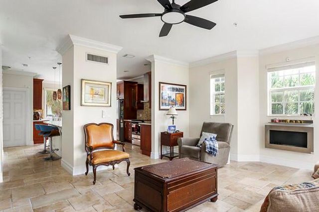 2725 NE 8th Avenue 118, Wilton Manors, FL 33334
