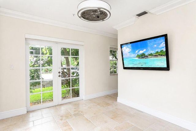 2725 NE 8th Avenue 118, Wilton Manors, FL 33334