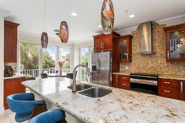 2725 NE 8th Avenue 118, Wilton Manors, FL 33334