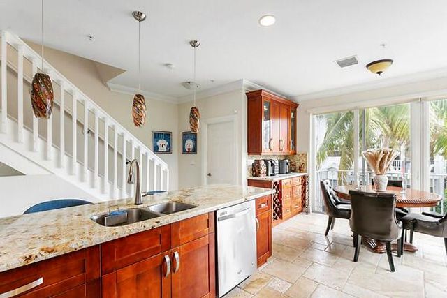 2725 NE 8th Avenue 118, Wilton Manors, FL 33334