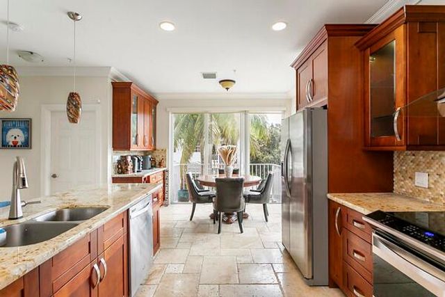 2725 NE 8th Avenue 118, Wilton Manors, FL 33334