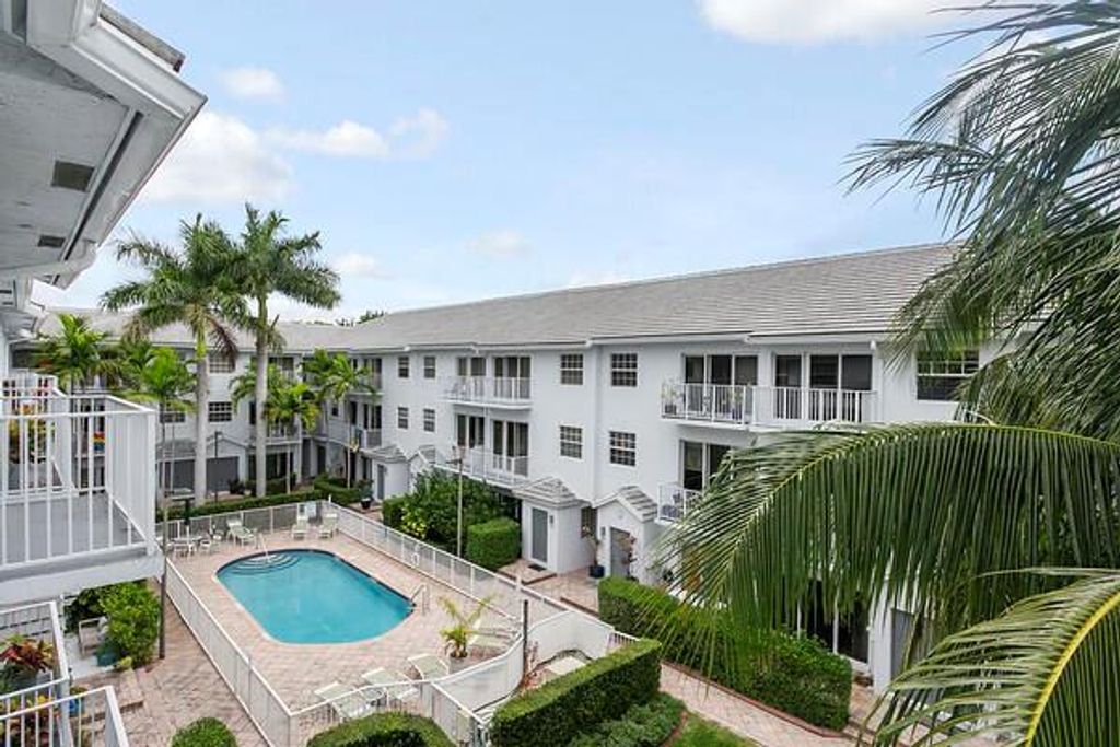 2725 NE 8th Avenue 118, Wilton Manors, FL 33334
