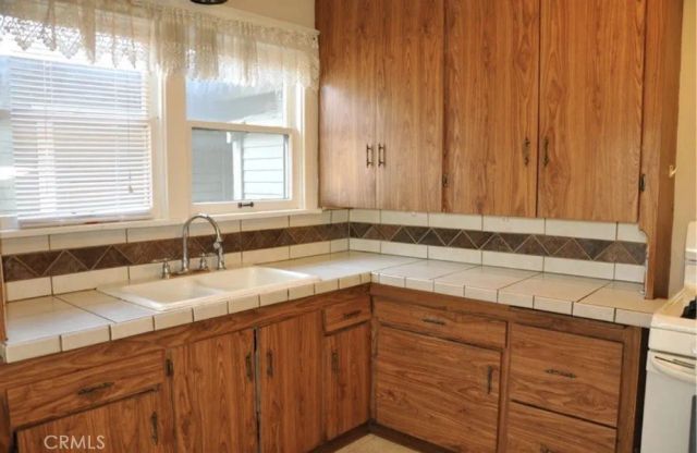847 S Philadelphia, Anaheim, CA 92805