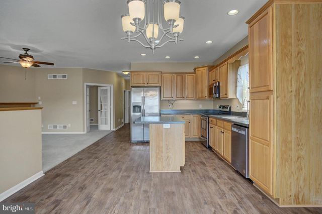 47 COLONIAL CT, Shippensburg, PA 17257