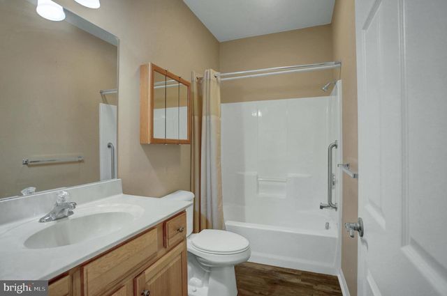 47 COLONIAL CT, Shippensburg, PA 17257