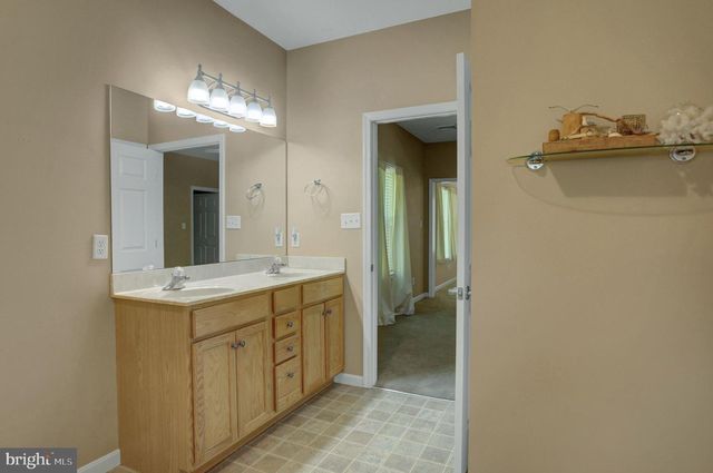 47 COLONIAL CT, Shippensburg, PA 17257