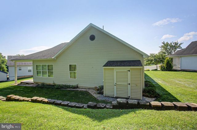 47 COLONIAL CT, Shippensburg, PA 17257