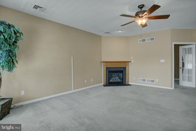 47 COLONIAL CT, Shippensburg, PA 17257