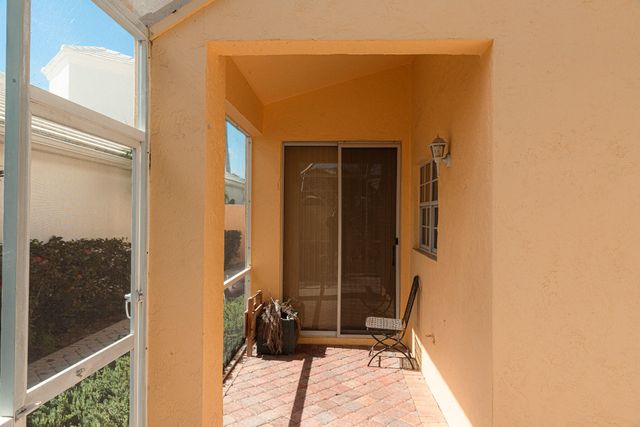 1100 Lytham Court, West Palm Beach, FL 33411