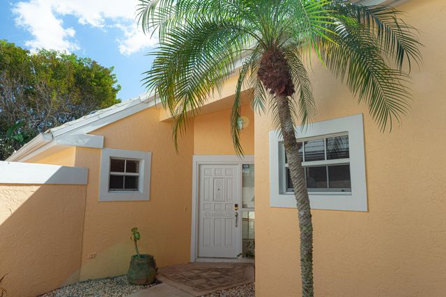 1100 Lytham Court, West Palm Beach, FL 33411