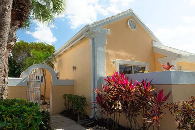 1100 Lytham Court, West Palm Beach, FL 33411