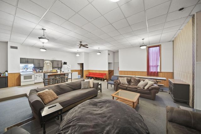 1302 Cooper Street, Jackson City, MI 49202