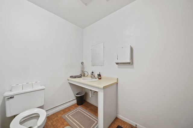 1302 Cooper Street, Jackson City, MI 49202