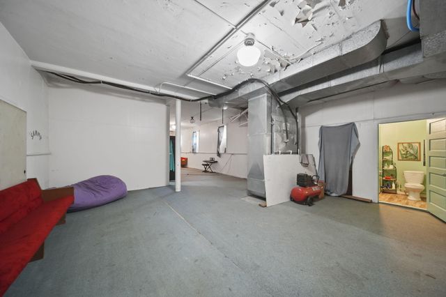 1302 Cooper Street, Jackson City, MI 49202