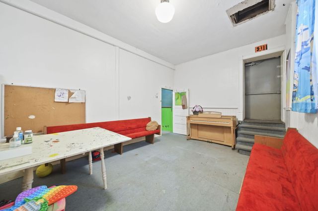 1302 Cooper Street, Jackson City, MI 49202