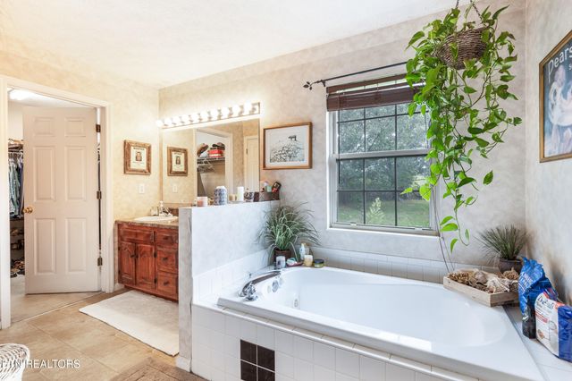 1601 Northfield Drive, Maryville, TN 37804