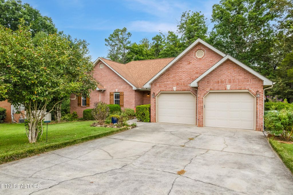 1601 Northfield Drive, Maryville, TN 37804