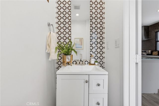 2615 Clyde, Los Angeles, CA 90016