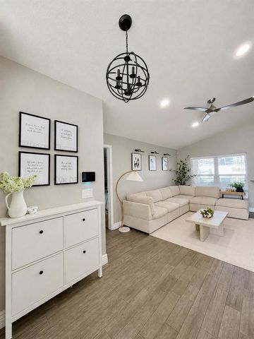 254 LOMA DEL SOL DRIVE, Davenport, FL 33896