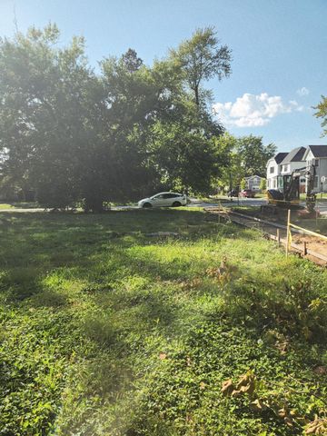 8 Wayne Street, Valparaiso, IN 46385