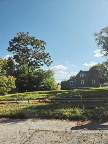 8 Wayne Street, Valparaiso, IN 46385