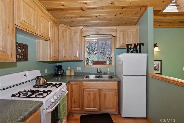 33653 Green Valley Lane, Green Valley Lake, CA 92341