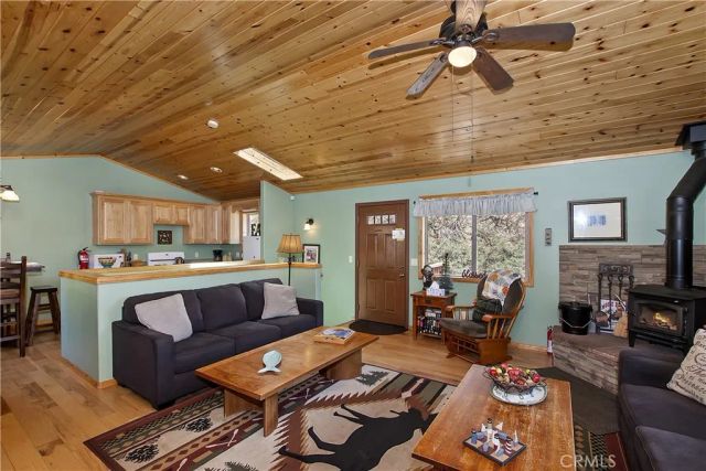33653 Green Valley Lane, Green Valley Lake, CA 92341