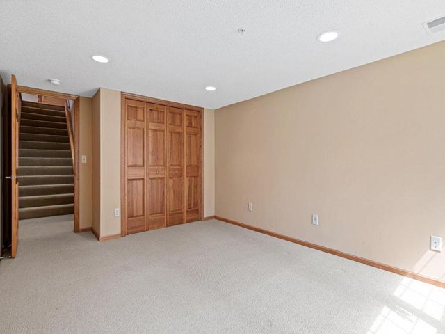 198 Thompson Avenue E, West Saint Paul, MN 55118
