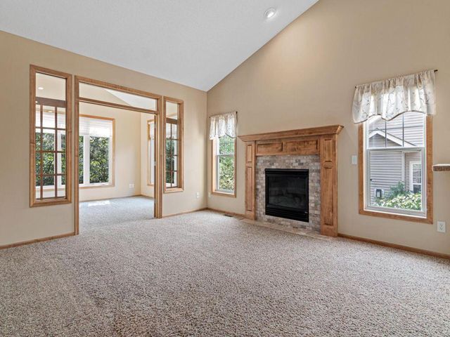 198 Thompson Avenue E, West Saint Paul, MN 55118