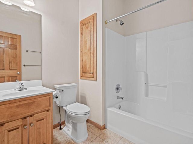 198 Thompson Avenue E, West Saint Paul, MN 55118