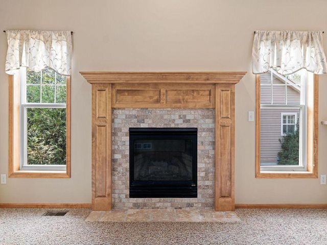 198 Thompson Avenue E, West Saint Paul, MN 55118