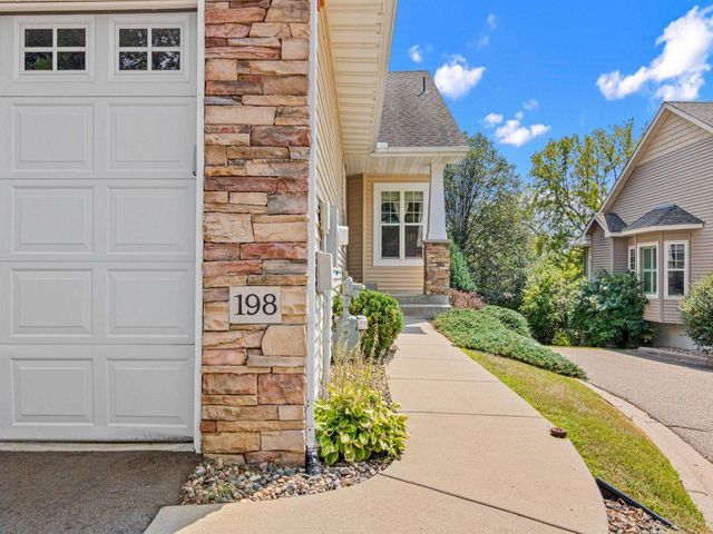 198 Thompson Avenue E, West Saint Paul, MN 55118