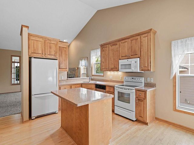 198 Thompson Avenue E, West Saint Paul, MN 55118