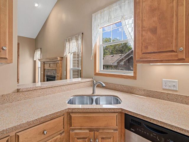 198 Thompson Avenue E, West Saint Paul, MN 55118