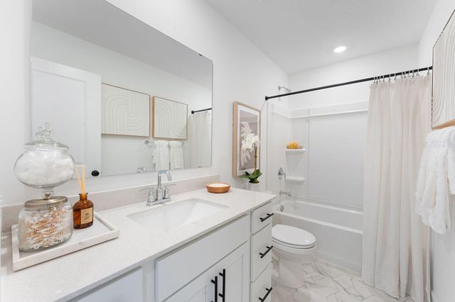 3472 Trails End Circle, Eagan, MN 55123