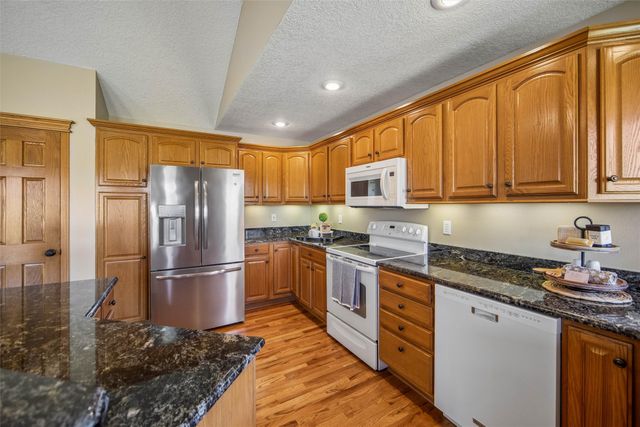 3405 NE Briarwood Drive, Ankeny, IA 50021