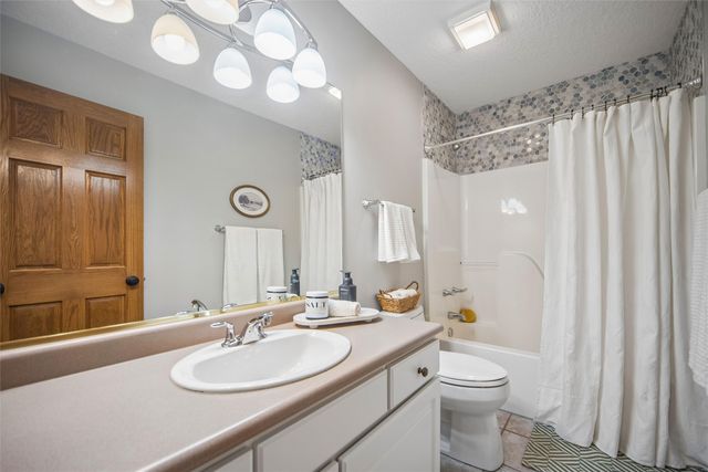 3405 NE Briarwood Drive, Ankeny, IA 50021